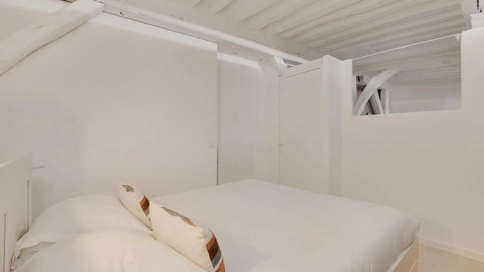 Elegant Apartment -2Br-4P- Le Marais Paris