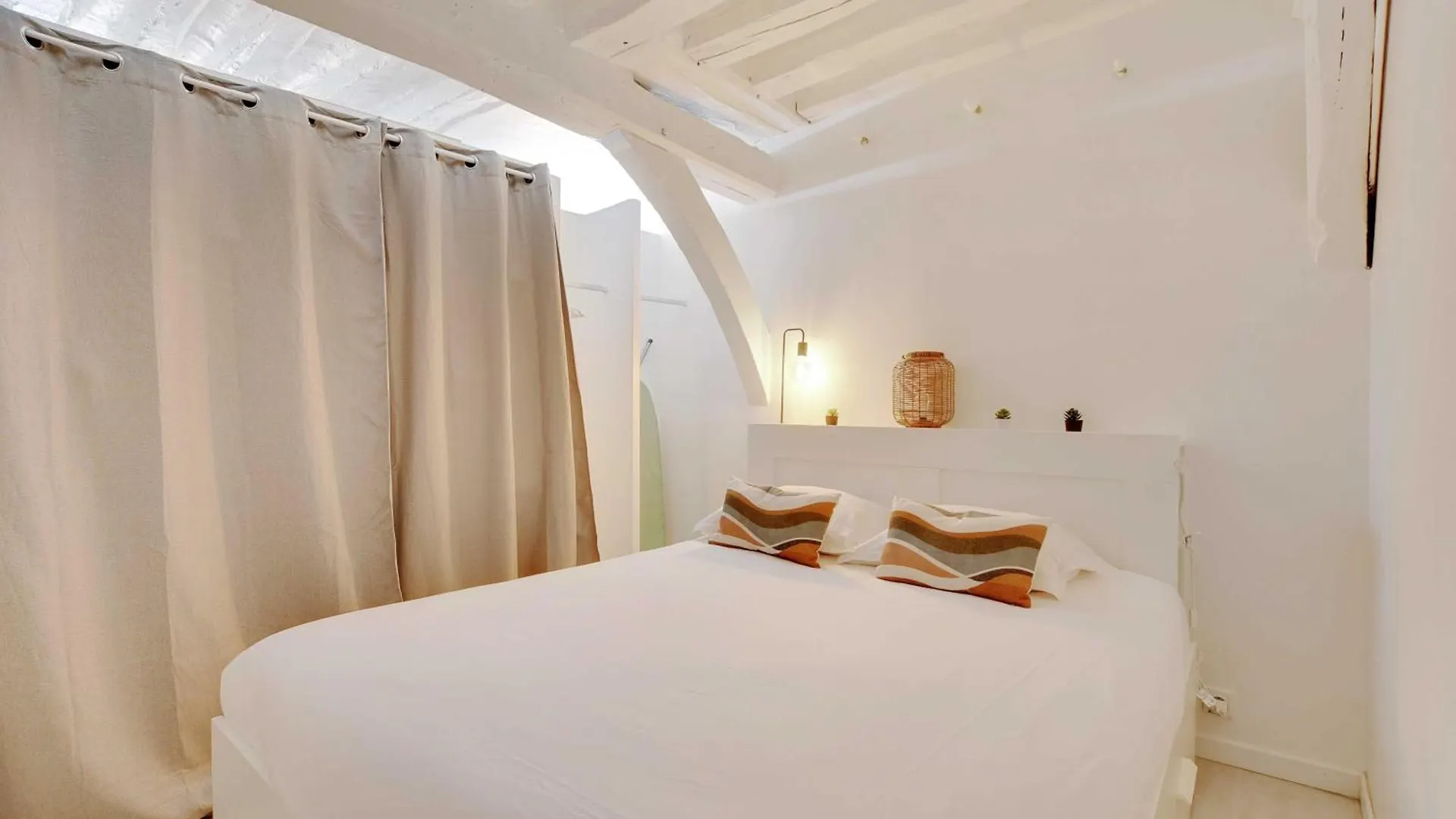 Elegant Apartment -2Br-4P- Le Marais Paris