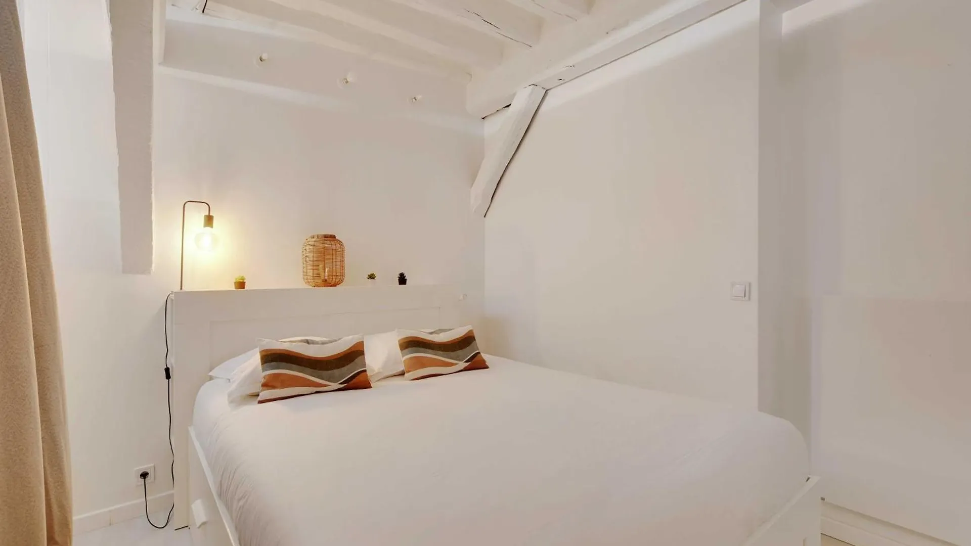 Elegant Apartment -2Br-4P- Le Marais Paris